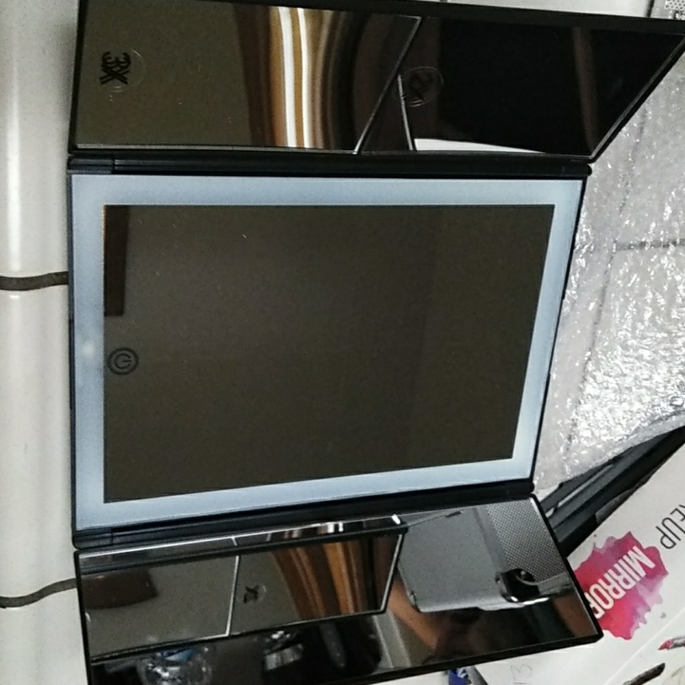 LED makeup mirror - Picture 4 of 5